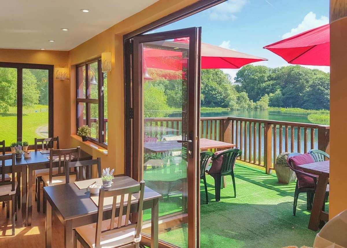 Garnffrwd Park Hotell Llanddarog Exteriör bild